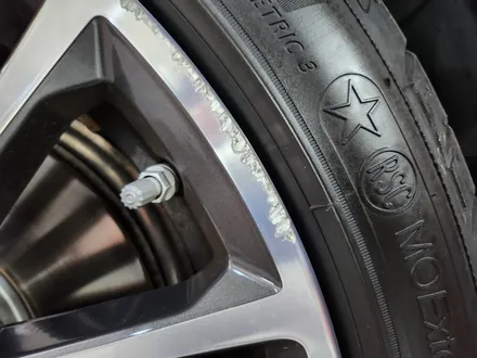 BMW G30 5시리즈 664M 19인치 휠복원 및 유광블랙 휠도색 - 대전 휠로세움 / 대전 중구 안영동
