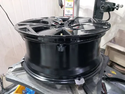 대전 휠도색 쏘렌토 MQ4 19인치 (제네시스 GV60 유광블랙 휠 교체 튜닝) / 대전 중구 안영동