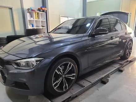 전주 BMW F30 3시리즈 403M 19인치 순정휠 (유광블랙) 대전 휠복원 휠로세움 / 대전 중구 안영동