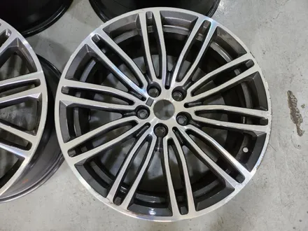 BMW G30 5시리즈 664M 19인치 휠복원 및 유광블랙 휠도색 - 대전 휠로세움 / 대전 중구 안영동