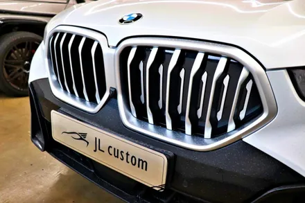BMW 신형 X6 블랙 유광 그릴 교체 + 회오리 풀커버 토탈시공. / 하남, 강동, 송파