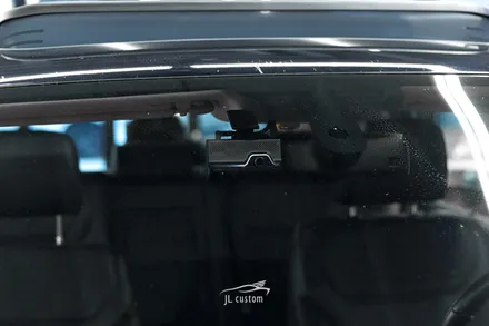 폭스바겐 투아렉 안전한 드라이빙을 위한 필수템! 아이나비 블랙박스 시공 / 제이엘커스텀 / 하남, 강동, 송파