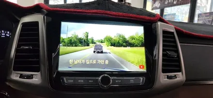 렉스턴스포츠칸 순정 네비에 안드로이드                    스마트A200플러스장착입니다~ / 안산 단원구 초지동