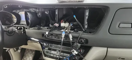 올뉴카니발 안드로이드네비와 블박기능있는  어라운드뷰 장착 / 안산 단원구 초지동
