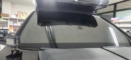 렉스턴스포츠 전면썬팅과 전면유리교환 크락션 작업 / 안산 단원구 초지동