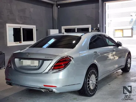 메르세데스 벤츠 전기형 W222 S-Class 350d, 후기형 마이바흐 신형개조 컨버전 이후 전체랩핑시공! 마이바흐상징 듀오(투)톤&코치라인까지! 랩핑은 경기도 일산 제이엔제이 / 고양시 성석동