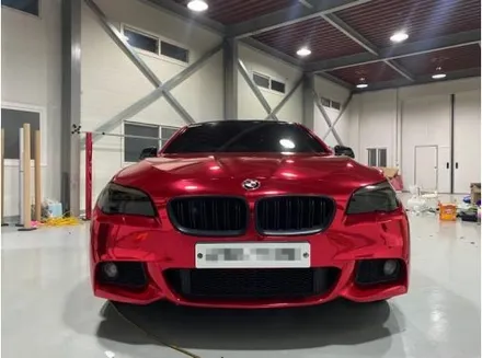 BMW F10 5시리즈 520d 그레이계열 원도장에서, 화려 한 레드크롬으로 전체랩핑 시공! 이 모든것은 일산파주 제이엔제이컴퍼니에서! 깔끔한 크롬랩핑 한판시공! / 고양시 성석동