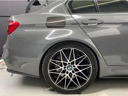 일산파주 자동차 랩핑맛집 BMW F80 M3 대물보험 사고수리 이후, 에이버리 유광 다크그레이 부분랩핑 재시공! 3M유광카본 포인트랩핑까지 ! [서울랩핑] / 고양시 성석동