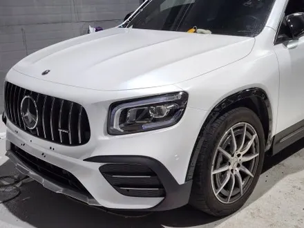 메르세데스 벤츠 GLB35 AMG, 블랙도장에서 제이엔제이필름 사틴화이트 전체랩핑시공! 경기도 김포 풍무동 자동차랩핑 수입자동차 사고수리 및 신형개조 전문은 역시 제이엔제이! / 고양시 성석동