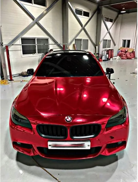 BMW F10 5시리즈 520d 그레이계열 원도장에서, 화려 한 레드크롬으로 전체랩핑 시공! 이 모든것은 일산파주 제이엔제이컴퍼니에서! 깔끔한 크롬랩핑 한판시공! / 고양시 성석동