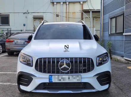 메르세데스 벤츠 GLB35 AMG, 블랙도장에서 제이엔제이필름 사틴화이트 전체랩핑시공! 경기도 김포 풍무동 자동차랩핑 수입자동차 사고수리 및 신형개조 전문은 역시 제이엔제이! / 고양시 성석동