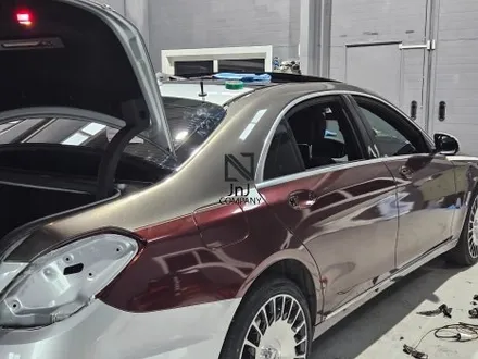 메르세데스 벤츠 전기형 W222 S-Class 350d, 후기형 마이바흐 신형개조 컨버전 이후 전체랩핑시공! 마이바흐상징 듀오(투)톤&코치라인까지! 랩핑은 경기도 일산 제이엔제이 / 고양시 성석동