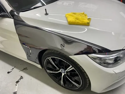 BMW F32 4시리즈 420d 쿠페, 수입차 랩핑&사고보험수리 전문! 알파인화이트 순정도장에서 OEM블랙크롬 전체랩핑!파주 운정금촌 자동차랩핑 잘하는 제이엔제이컴퍼니 / 고양시 성석동