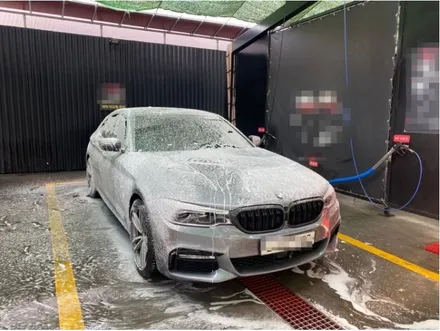 BMW G30 520d M 패키지 , G바디 5시리즈 그레이계열 순정도장, 화려한 에이버리 사틴다크블루 전체랩핑! 일산파주 제이엔제이컴퍼니! [김포랩핑, 서울랩핑] / 고양시 성석동