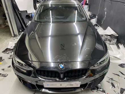 BMW F32 4시리즈 420d 쿠페, 수입차 랩핑&사고보험수리 전문! 알파인화이트 순정도장에서 OEM블랙크롬 전체랩핑!파주 운정금촌 자동차랩핑 잘하는 제이엔제이컴퍼니 / 고양시 성석동