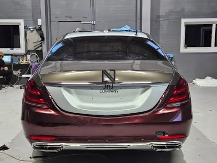 메르세데스 벤츠 전기형 W222 S-Class 350d, 후기형 마이바흐 신형개조 컨버전 이후 전체랩핑시공! 마이바흐상징 듀오(투)톤&코치라인까지! 랩핑은 경기도 일산 제이엔제이 / 고양시 성석동