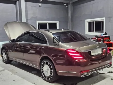 메르세데스 벤츠 전기형 W222 S-Class 350d, 후기형 마이바흐 신형개조 컨버전 이후 전체랩핑시공! 마이바흐상징 듀오(투)톤&코치라인까지! 랩핑은 경기도 일산 제이엔제이 / 고양시 성석동