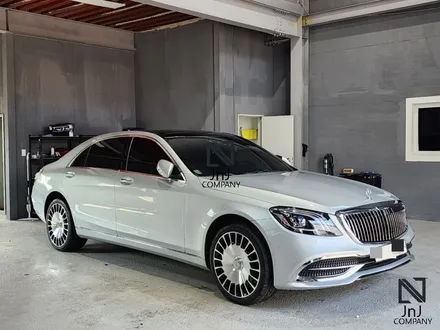 메르세데스 벤츠 전기형 W222 S-Class 350d, 후기형 마이바흐 신형개조 컨버전 이후 전체랩핑시공! 마이바흐상징 듀오(투)톤&코치라인까지! 랩핑은 경기도 일산 제이엔제이 / 고양시 성석동