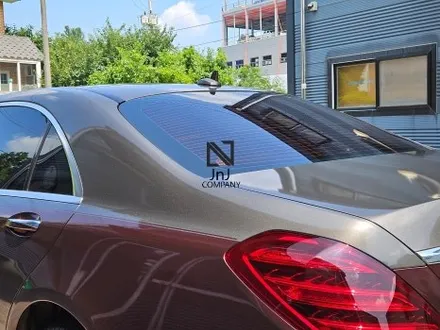 메르세데스 벤츠 전기형 W222 S-Class 350d, 후기형 마이바흐 신형개조 컨버전 이후 전체랩핑시공! 마이바흐상징 듀오(투)톤&코치라인까지! 랩핑은 경기도 일산 제이엔제이 / 고양시 성석동