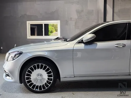메르세데스 벤츠 전기형 W222 S-Class 350d, 후기형 마이바흐 신형개조 컨버전 이후 전체랩핑시공! 마이바흐상징 듀오(투)톤&코치라인까지! 랩핑은 경기도 일산 제이엔제이 / 고양시 성석동