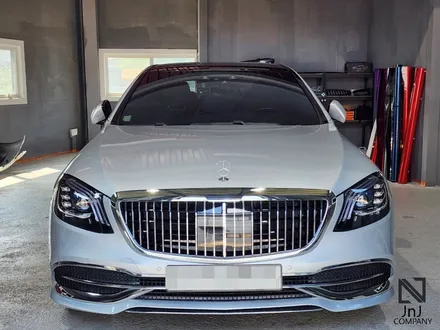 메르세데스 벤츠 전기형 W222 S-Class 350d, 후기형 마이바흐 신형개조 컨버전 이후 전체랩핑시공! 마이바흐상징 듀오(투)톤&코치라인까지! 랩핑은 경기도 일산 제이엔제이 / 고양시 성석동