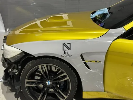 BMW F82 M4쿠페 오스틴옐로우,고광택 PET필름 라이트그레이(포르쉐 공구리)전체랩핑 시공! 국산 수입차 슈퍼카 자동차랩핑은 역시 경기도 일산 제이엔제이! [덕양구/파주/운정] / 고양시 성석동