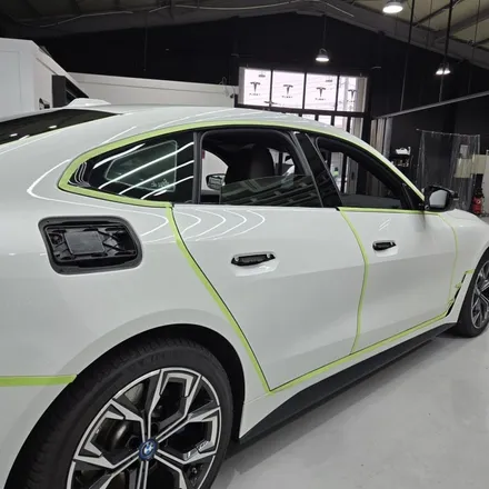 BMW i4 사틴블랙 전체랩핑시공 / 충남 천안