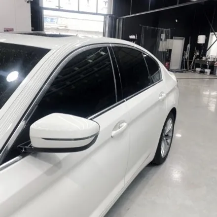 BMW 5시리즈 크롬죽이기,루프스킨 시공 / 충남 천안