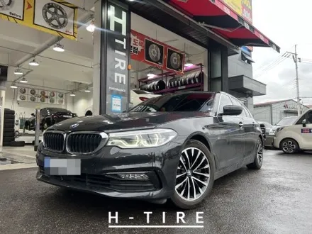 인천휠복원 BMW G30 5시리즈 순정18인치 실버에서 블랙폴리쉬