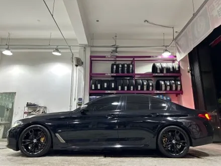 시흥 휠 도색 H타이어 BMW G30 M550i 매트블랙 휠도색