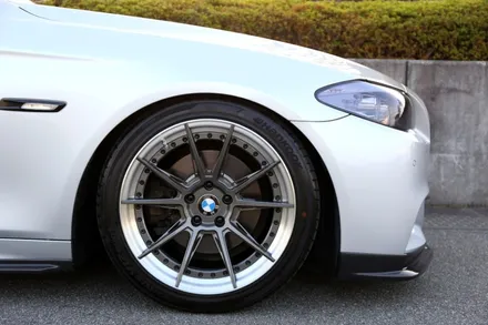 BMW F10 528i 휠타이어 장착 카본 장착 프론트립 사이드 스커트 트렁크 스포일러 리어 디퓨져 가변배기시스템 장착 / 경기 고양 일산서구