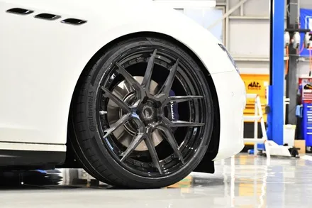 마세라티 기블리 휠타이어 21인치 일체형 서스펜션 장착 / 경기 고양 일산서구