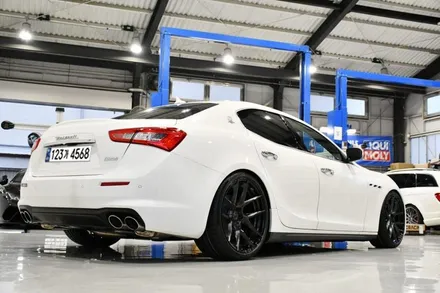 마세라티 기블리 휠타이어 21인치 일체형 서스펜션 장착 / 경기 고양 일산서구