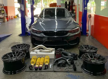 BMW M4 튜닝 휠타이어 다운파이프 다운스프링 흡기파이프 / 경기 고양 일산서구