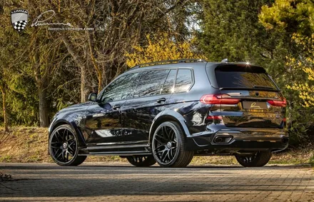 BMW X7 루마디자인 휠타이어 바디킷 프론트립 휀다 트렁크 스포일러 24인치 휠타이어 장착  카본 사이드미러 / 경기 고양 일산서구