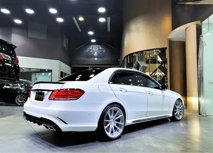 벤츠 E300 20인치 휠타이어 장착 브렘이크 브렘보 시스템 장착 / 경기 고양 일산서구