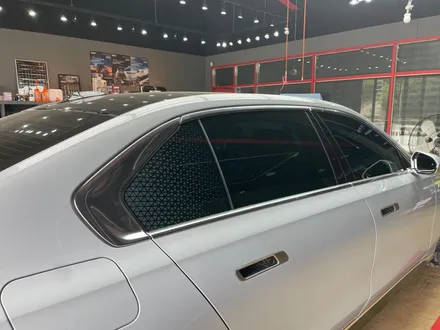 진주 BMW 7시리즈 (G70) 테일램프 윈도우 그릴 블랙유광 랩핑 크롬 딜리트 / 진주, 창원