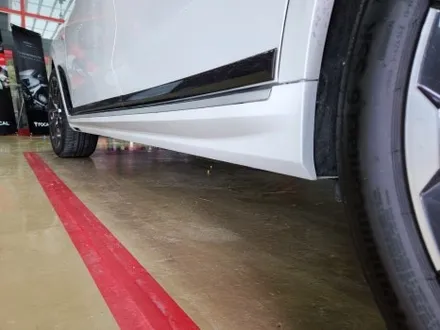 진주 전동사이드스텝 bmw x7 킹스텝 화이트 제품으로 일체형 스럽게 장착!! / 진주, 창원