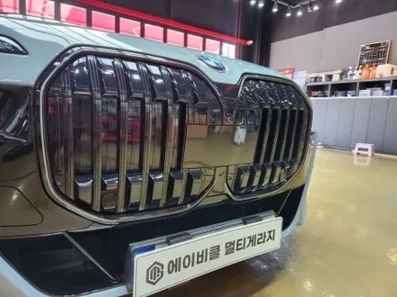 진주 BMW 7시리즈 (G70) 테일램프 윈도우 그릴 블랙유광 랩핑 크롬 딜리트 / 진주, 창원