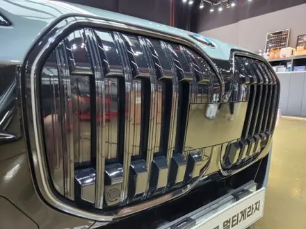 진주 BMW 7시리즈 (G70) 테일램프 윈도우 그릴 블랙유광 랩핑 크롬 딜리트 / 진주, 창원