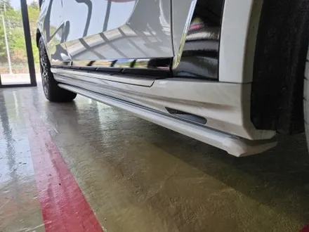 진주 전동사이드스텝 bmw x7 킹스텝 화이트 제품으로 일체형 스럽게 장착!! / 진주, 창원
