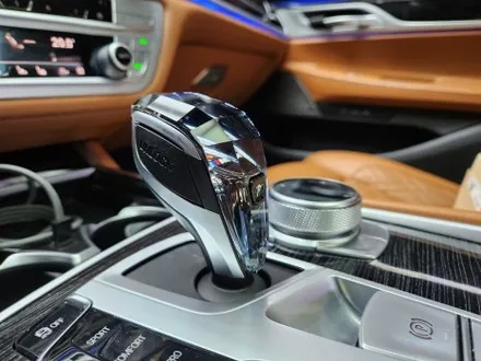진주 튜닝 bmw 7시리즈 g12 크리스탈기어봉 3종 장착 경험이 풍부한 곳 / 진주, 창원