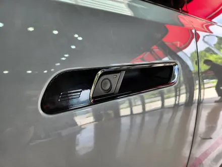 진주 BMW 7시리즈 (G70) 테일램프 윈도우 그릴 블랙유광 랩핑 크롬 딜리트 / 진주, 창원