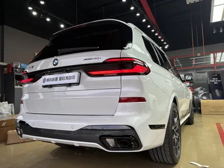 진주 사이드스텝 BMW x7 40i 크롬딜리트 블랙 유광머플러팁 킹스텝.전동사이드발판 튜닝 / 진주, 창원