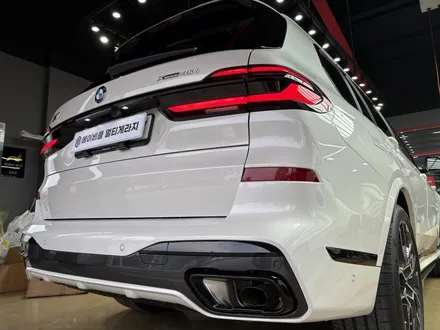 진주 사이드스텝 BMW x7 40i 크롬딜리트 블랙 유광머플러팁 킹스텝.전동사이드발판 튜닝 / 진주, 창원