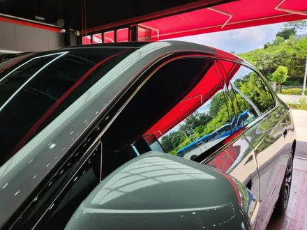 진주 BMW 7시리즈 (G70) 테일램프 윈도우 그릴 블랙유광 랩핑 크롬 딜리트 / 진주, 창원
