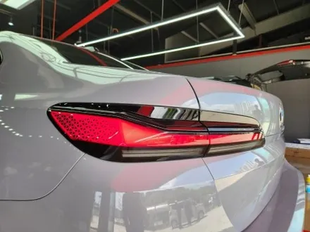 진주 BMW 7시리즈 (G70) 테일램프 윈도우 그릴 블랙유광 랩핑 크롬 딜리트 / 진주, 창원