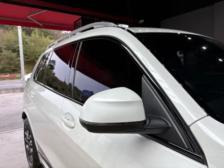 진주 사이드스텝 BMW x7 40i 크롬딜리트 블랙 유광머플러팁 킹스텝.전동사이드발판 튜닝 / 진주, 창원