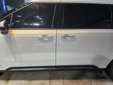 진주 카니발ka4 GSC사이드스텝 (색상 swp스노우화이트펄) 장착 해보면 어떤가요? / 진주, 창원