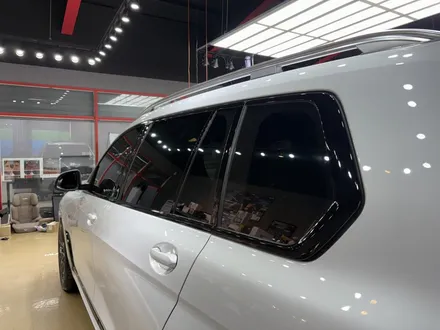 진주 사이드스텝 BMW x7 40i 크롬딜리트 블랙 유광머플러팁 킹스텝.전동사이드발판 튜닝 / 진주, 창원